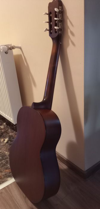 Vând chitara clasica