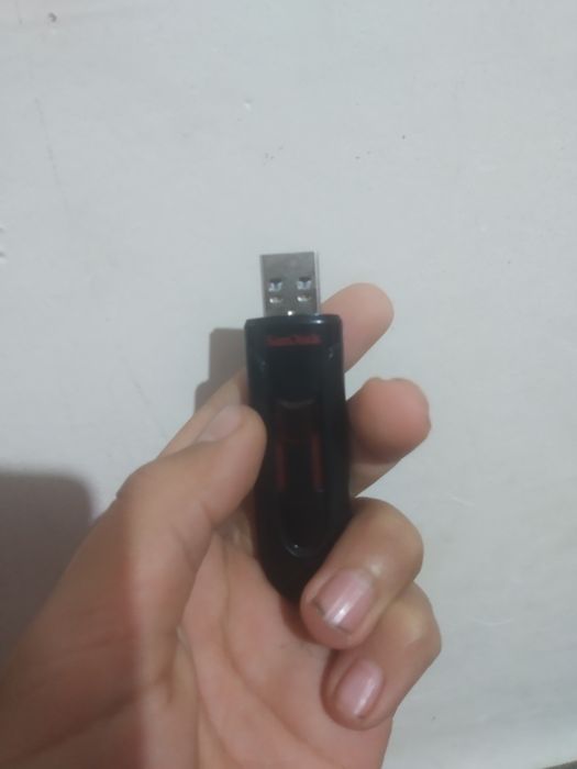SanDisk fleshkasi xotirasi 64gb Malayziyada ishlab chiqarilgan ideal .