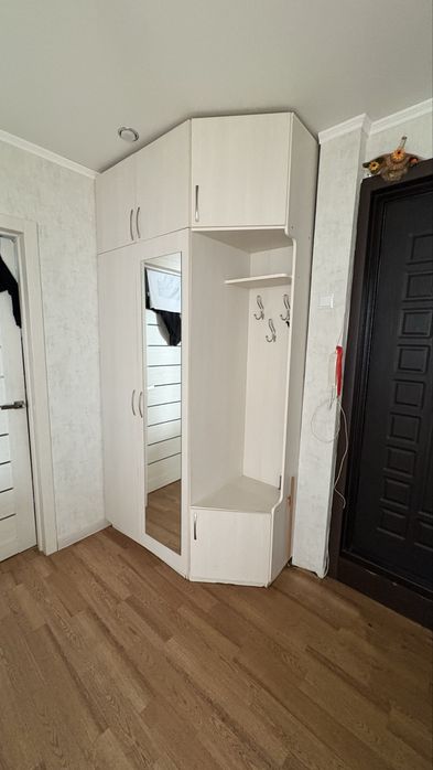 Продам шкаф в прихожую