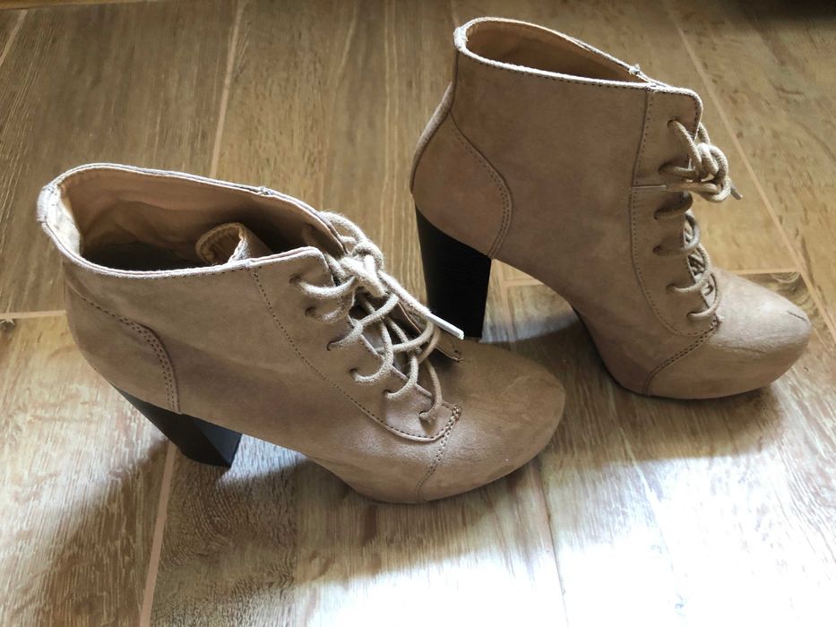 Botine bej cu platforma