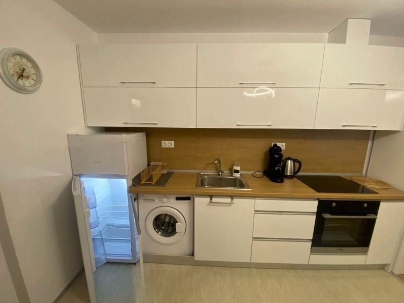 Дава се под наем Едностаен апартамент в София, Център - 52 кв.м за 718.08 € - Снимка #1