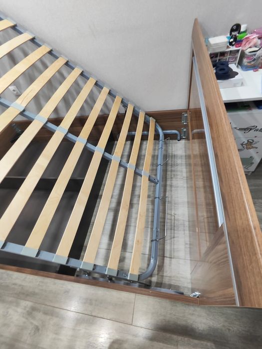 Продам кровать 140*200