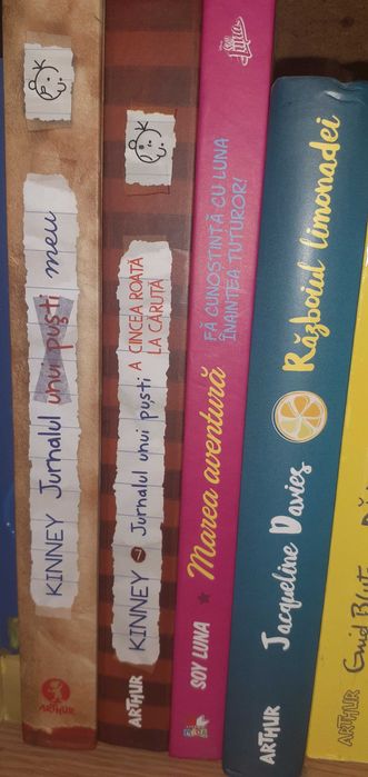 Carti ieftine pt. Școlari