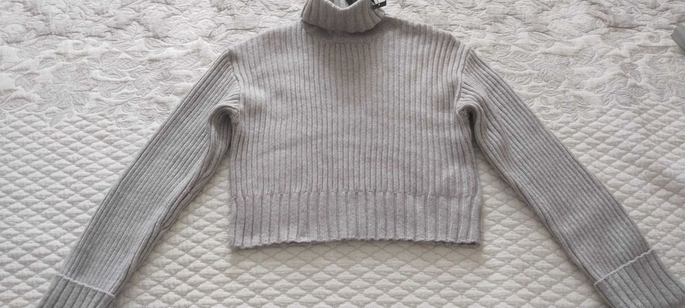 Продаю новый свитер-топ