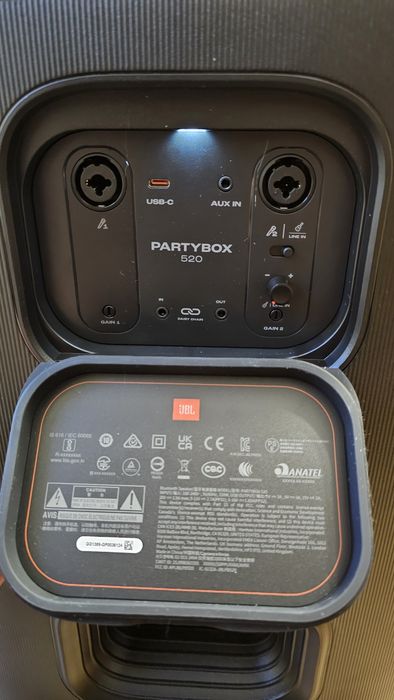 Vănd JBL PartyBox 520