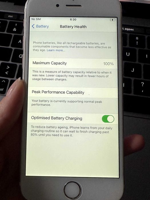 Това е iPhone 6S rosegold 64gb ползван нова батерия на 100% отключен