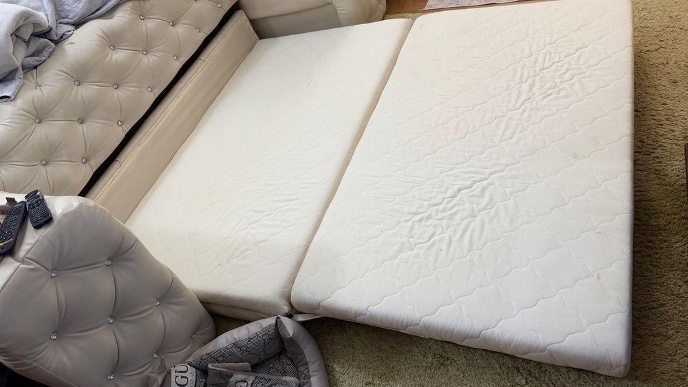 Продавам кожен диван