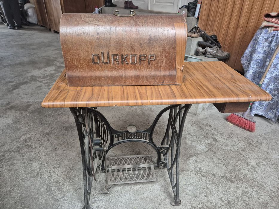 Mașină de cusut DURKOPP - 700 RON