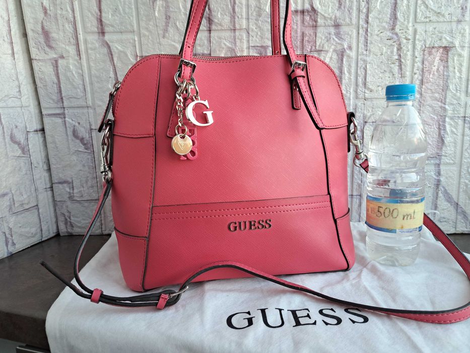 дамска чанта,GUESS-тъмно розова чанта,гес,нова