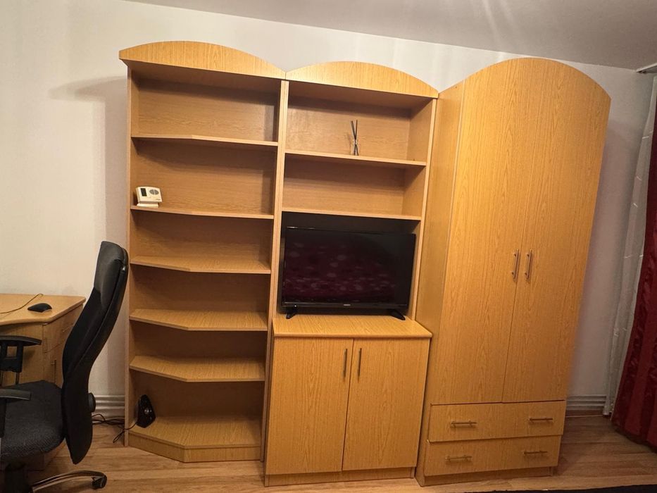 Vând set mobilier birou + dulap