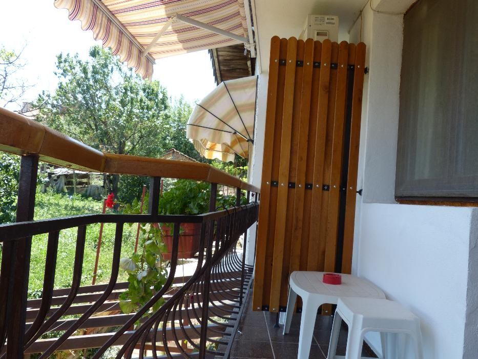 Къща за гости Делфини  стаи апартаменти цялата под наем за празненства