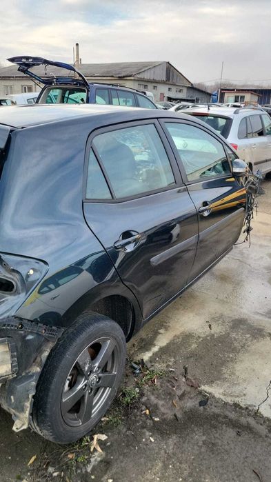 Usi stanga / dreapta Spate / fata  Toyota Auris  2012 Cod  : 1H2