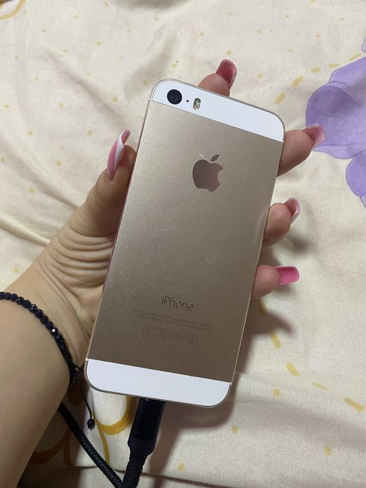 Iphone 5s ,culoare gold