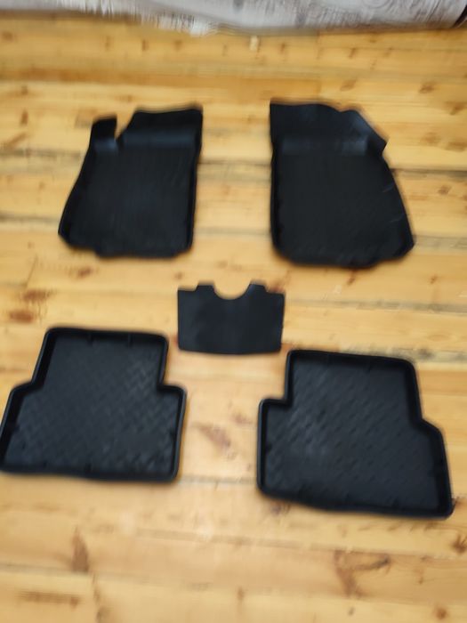 Полик для Кобальта в отличном состоянии