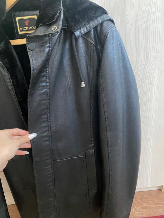Продам кожнаю куртку