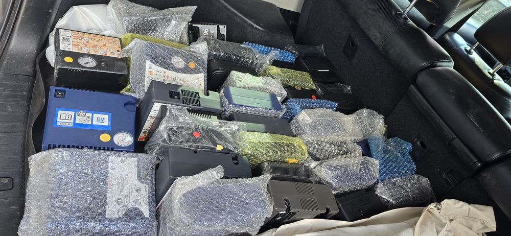 Компресори за помпене на автотомобилни гумигуми,