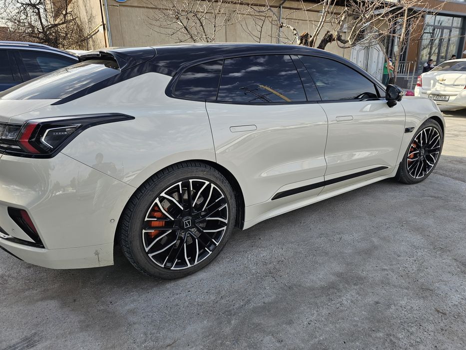 ZEEKR 001. Y Z SPORT. 2TA Matorli Restaylin. Yili 2024. Yurgani  44000