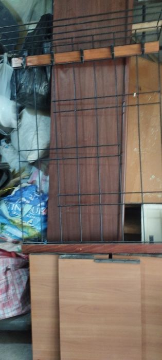 Продам полку-вешалку для одежды.