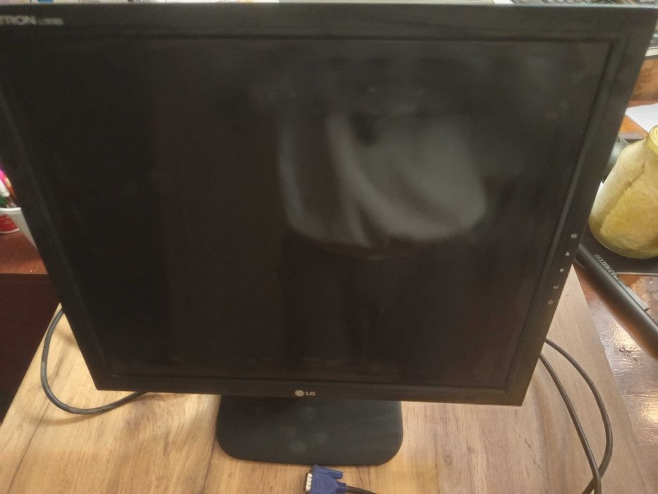 монитор LG Platron