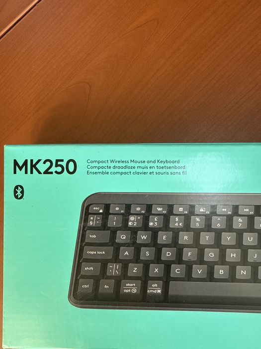 Продам клавиатуру Logitech MK250 Compact Bluetooth Witeless Combo