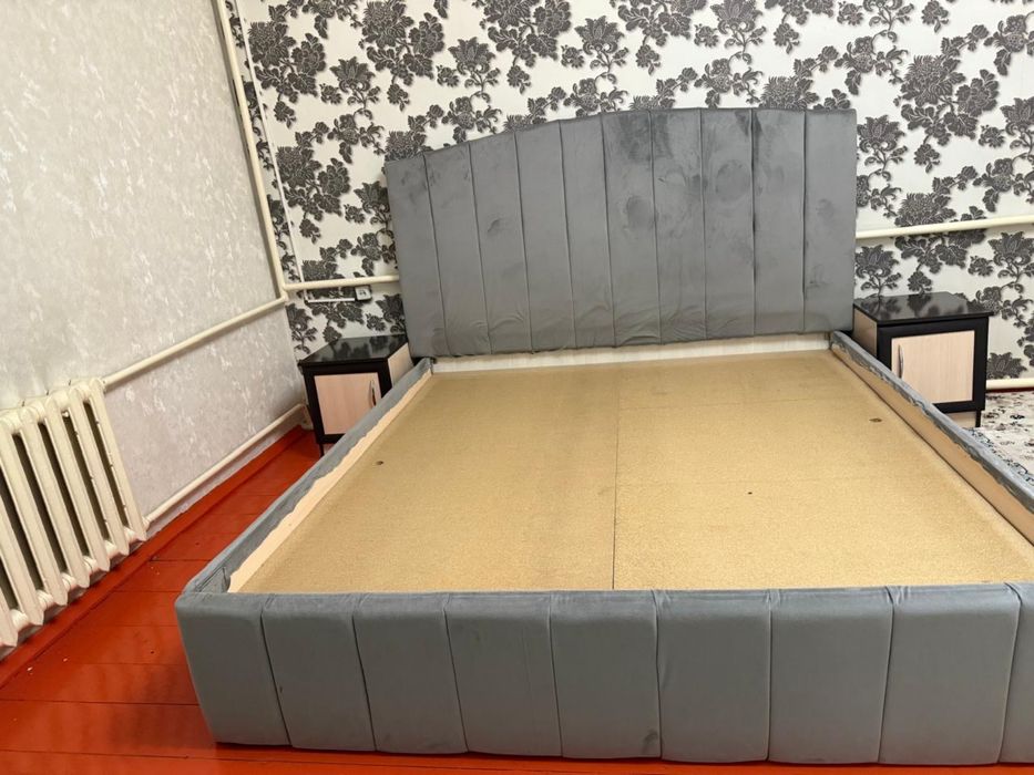 Спальный гарнитур с зеркалом