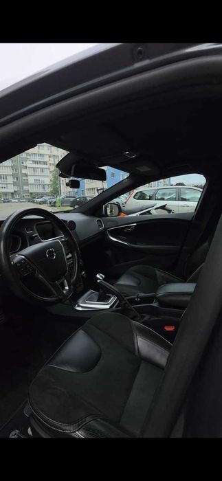 VOLVO V40 2017 — imagine 2