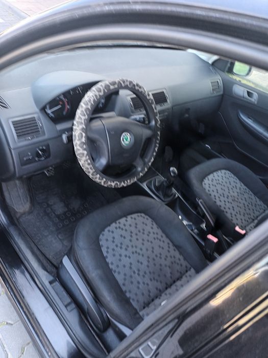 Vând skoda fabia