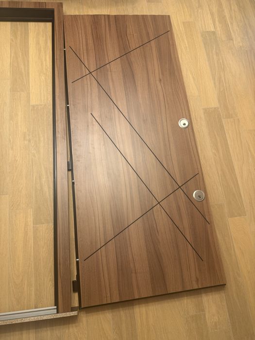 НОВА Входна врата