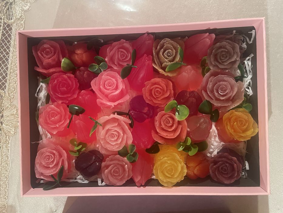 Sovunli gullar sotiladi skidkada ulgurib