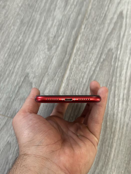 Продам iphone XR в хорошем состояний