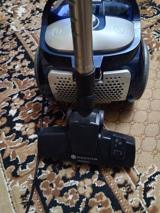 Пылесос Бестон кантейнер