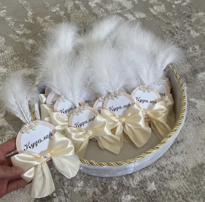 Брошь үкі Құдалар