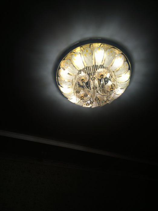 Продается люстра