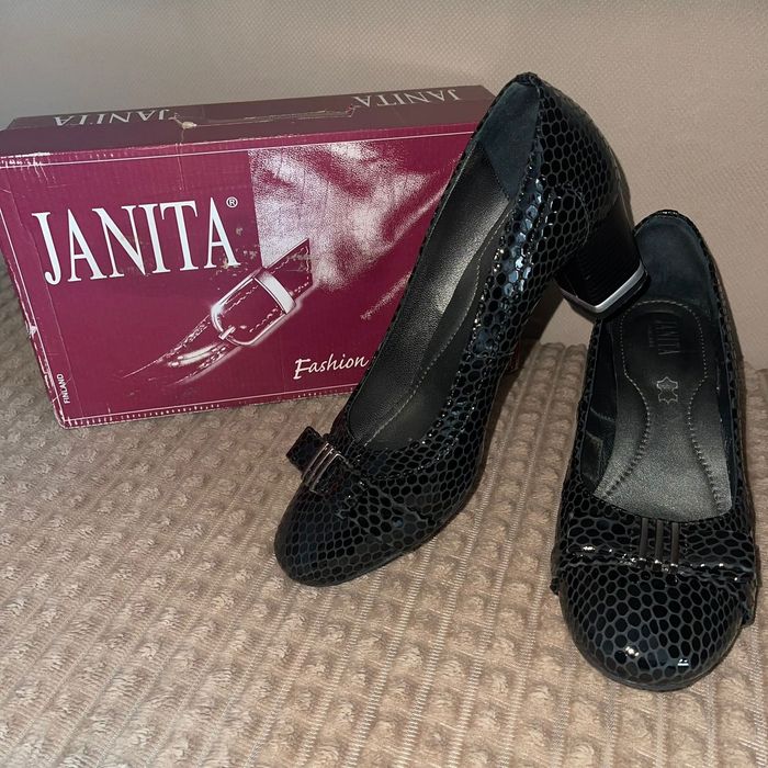 Туфли женские...