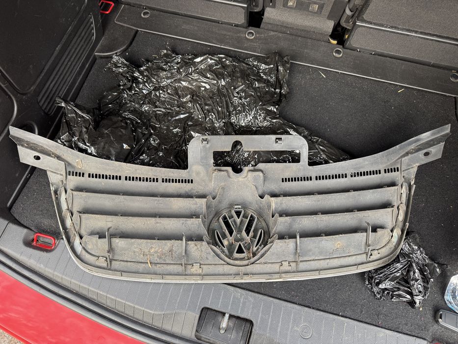 ОТЛИЧНА ОРИГИНАЛНА Предна Маска/Решетка за *Vw Touran/Туран 2003-2007*