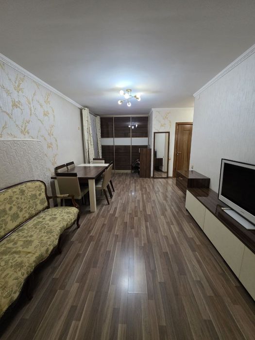 Центре 1 комнатная квартира 2 этаж Аскарова