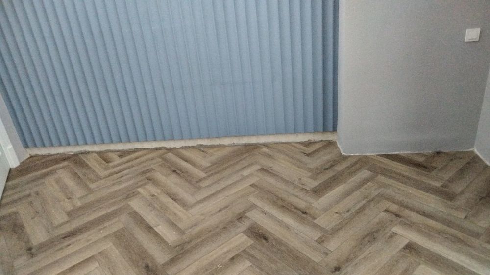 Укладка ламината, кварцвинила