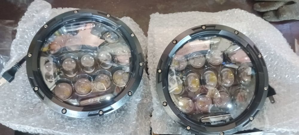 LED фары с креплениями