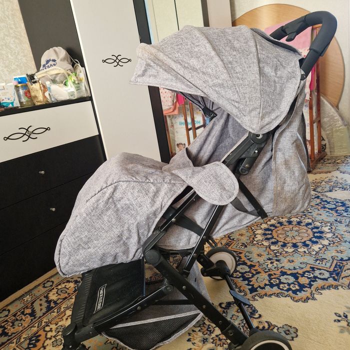 Продам коляску, легкая