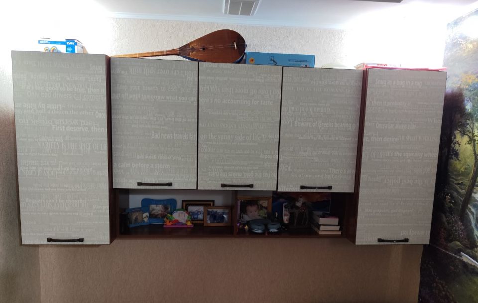 Продам навесные шкафы.