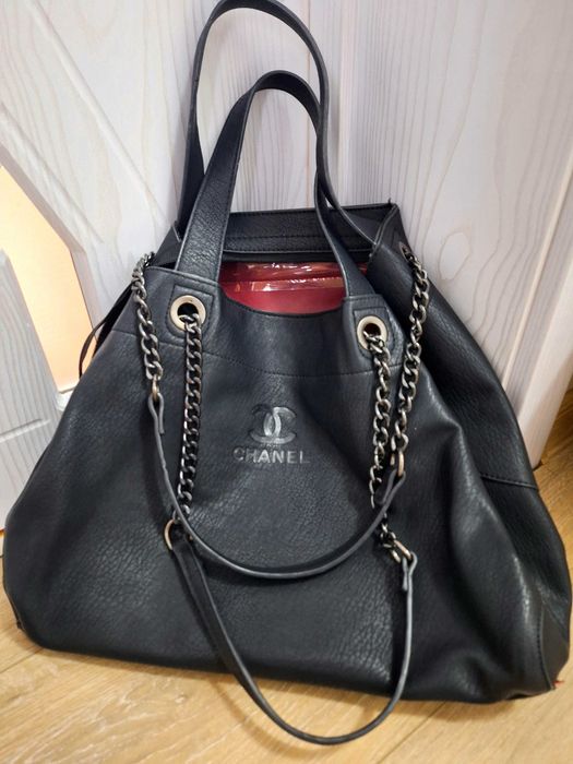 Кожена черна чанта