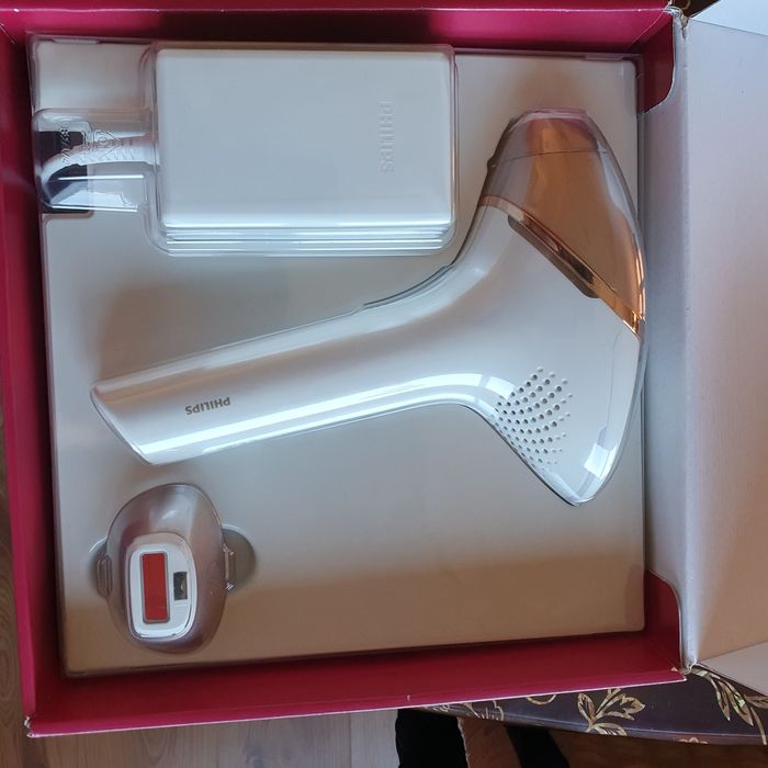Philips Lumea серия 8000 BRI945/00