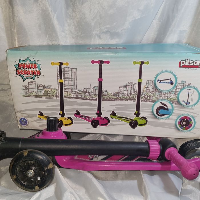 Trotineta pliabila cu 3 roti si lumini