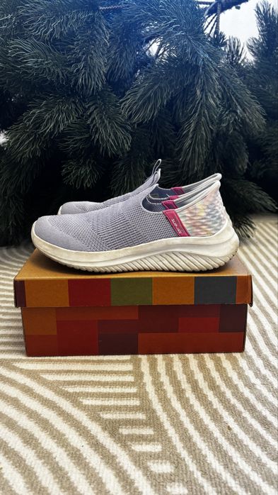 Кроссовки SKECHERS 35 размер для девочек