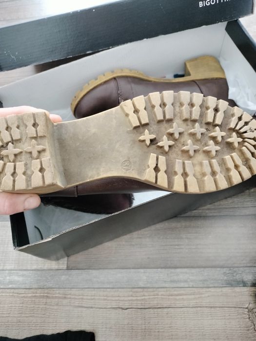 Botine cu toc maro