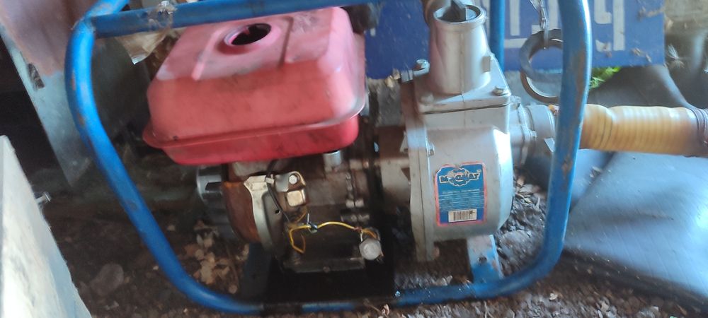 Мотопомпа 200сс рабочая