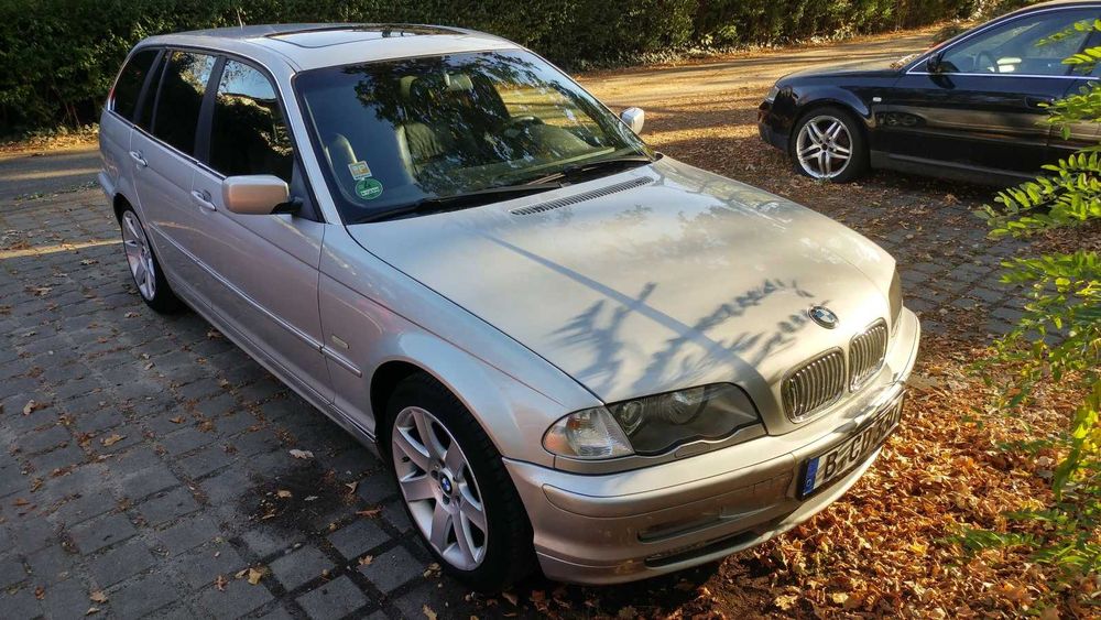 Автомобил BMW 330 E46, 2000 г.