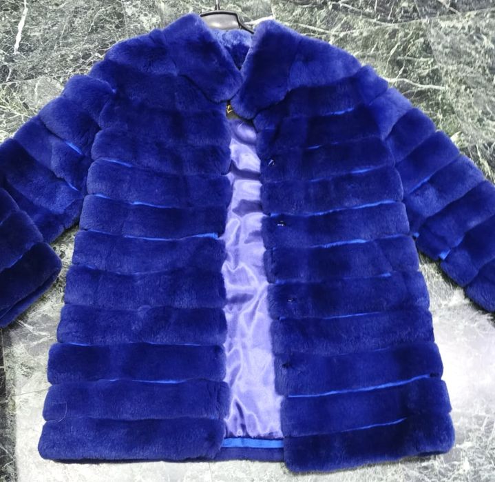 Vand haina de blana din Chinchilla-Rex toate marimile 1300 lei!!