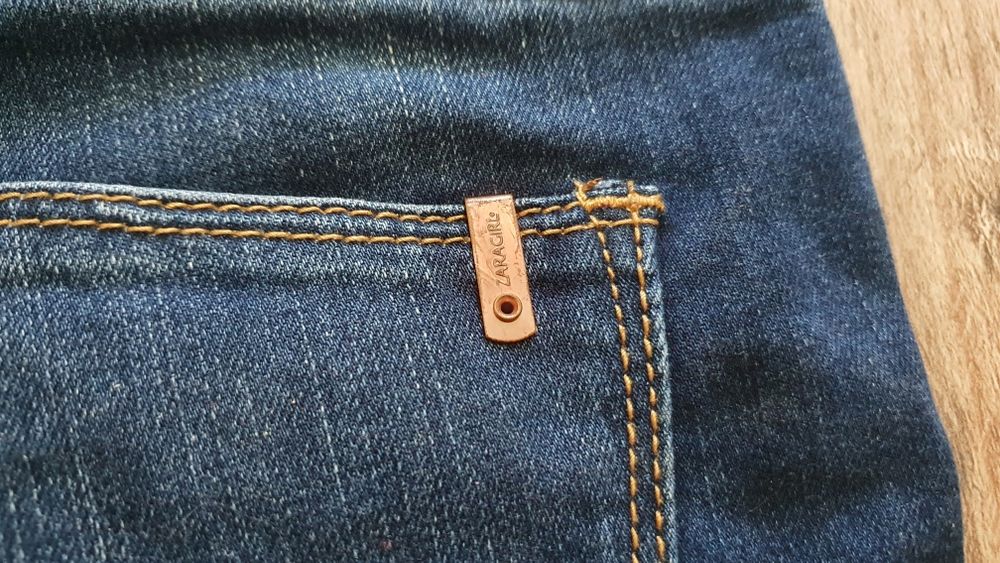 Pantaloni scurți Zara 13-14 ani (sau S)