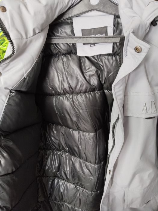 Продам куртку зимнюю, очень теплая.